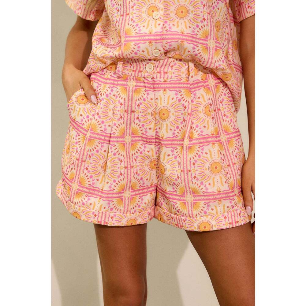 Red Dress Passing Time Pink Multi Print Shorts Size M / Taupe